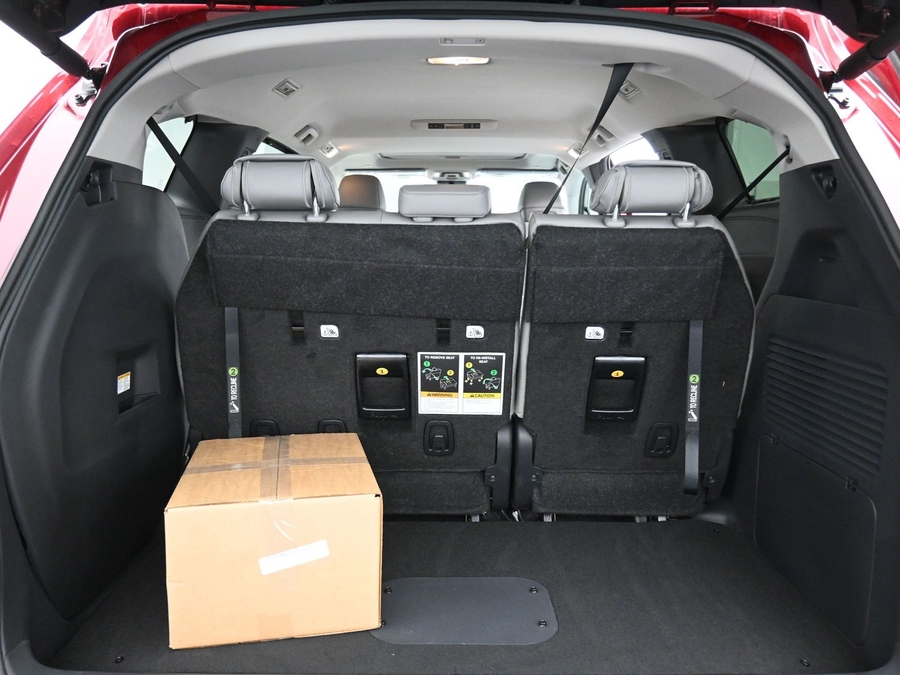 New 2026 Toyota Sienna Hybrid XLE Base - BraunAbility Side Entry In Floor Automatic Ramp