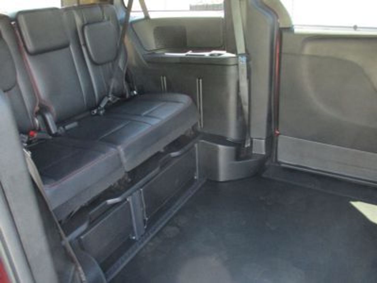 Red Dodge Grand Caravan image number 13