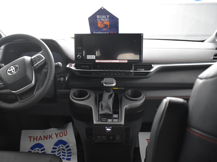 New 2025 Toyota Sienna Hybrid XSE - BraunAbility Side Entry Entry Fold Out Automatic Ramp