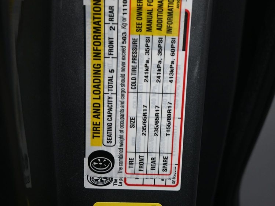 Grey Toyota Sienna image number 20