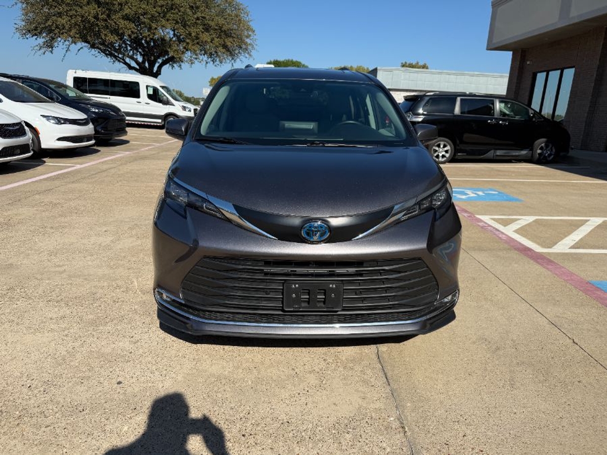 2024 TOYOTA SIENNA - Image 10