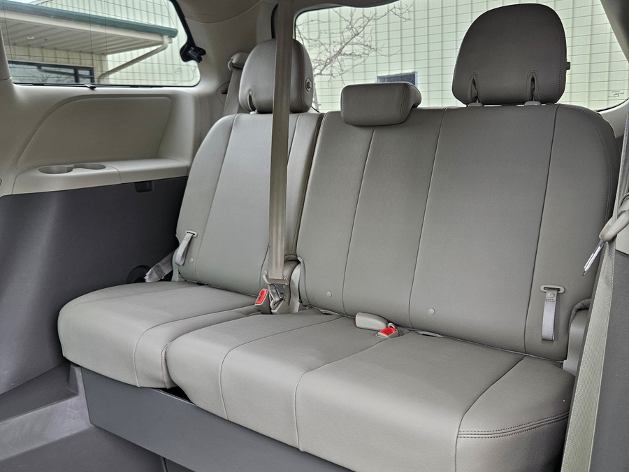 Used 2015 TOYOTA SIENNA XLE - VMI Side Entry Entry In Floor Automatic Ramp