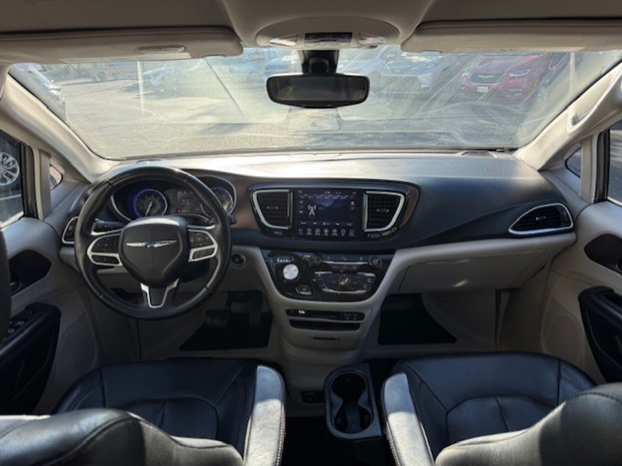 Used 2018 Chrysler Pacifica Touring L - BraunAbility Side Entry Entry Fold Out Automatic Ramp