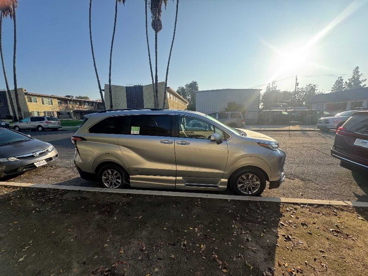 2022 TOYOTA SIENNA - Image 15