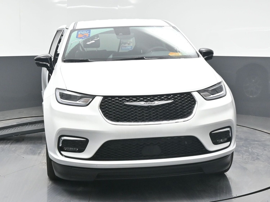 New 2025 Chrysler Pacifica Select Safety - BraunAbility Side Entry Entry Fold Out Automatic Ramp