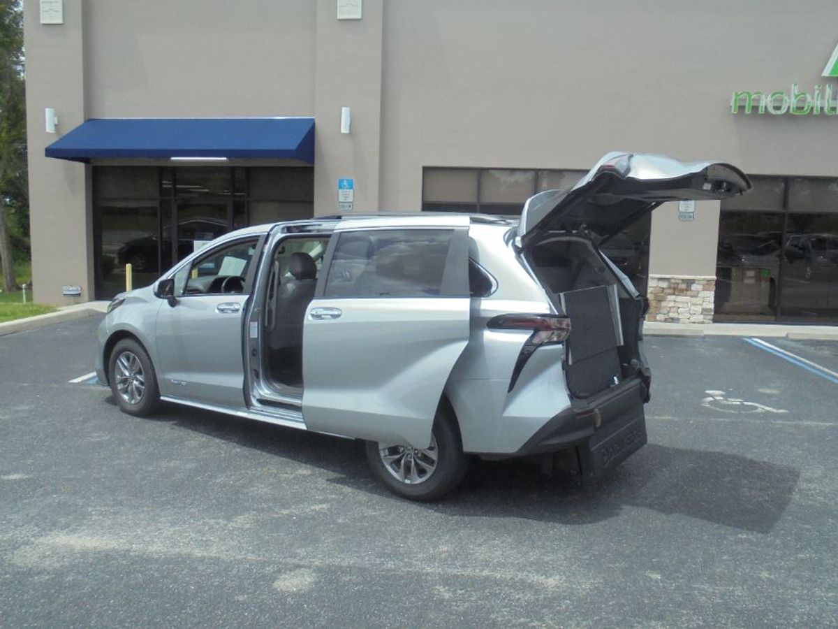 2024 TOYOTA SIENNA - Image 18