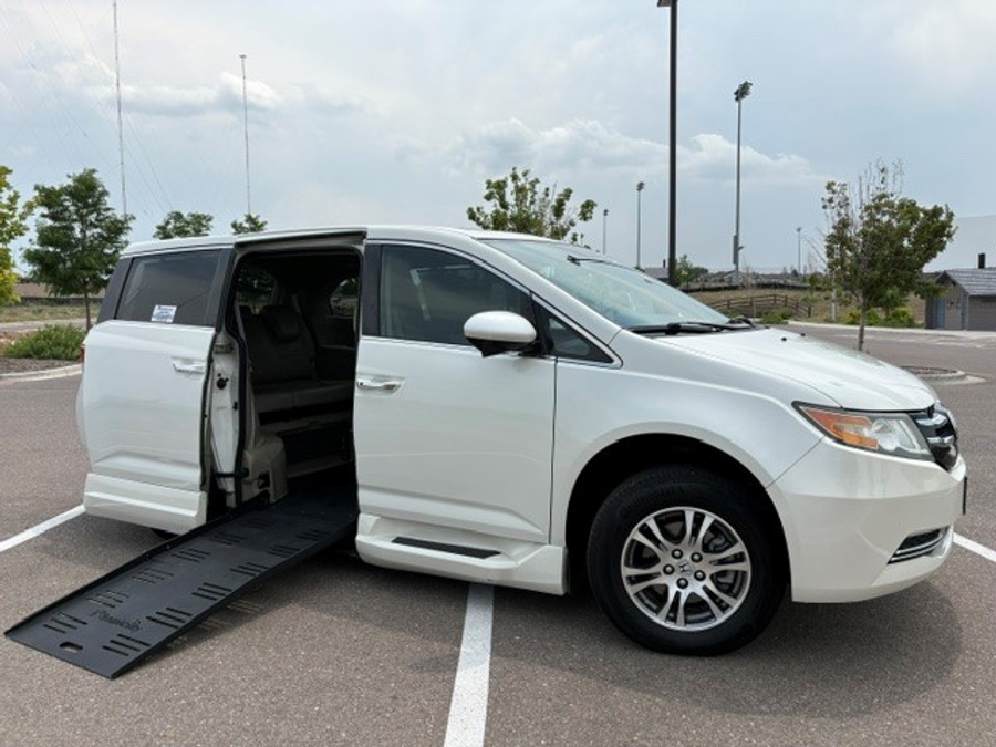 Used 2016 Honda Odyssey EX-L - BraunAbility Side Entry Fold Out Automatic Ramp