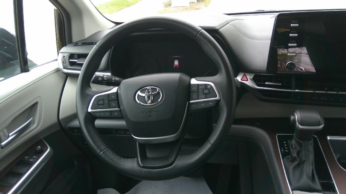 2024 TOYOTA SIENNA - Image 5