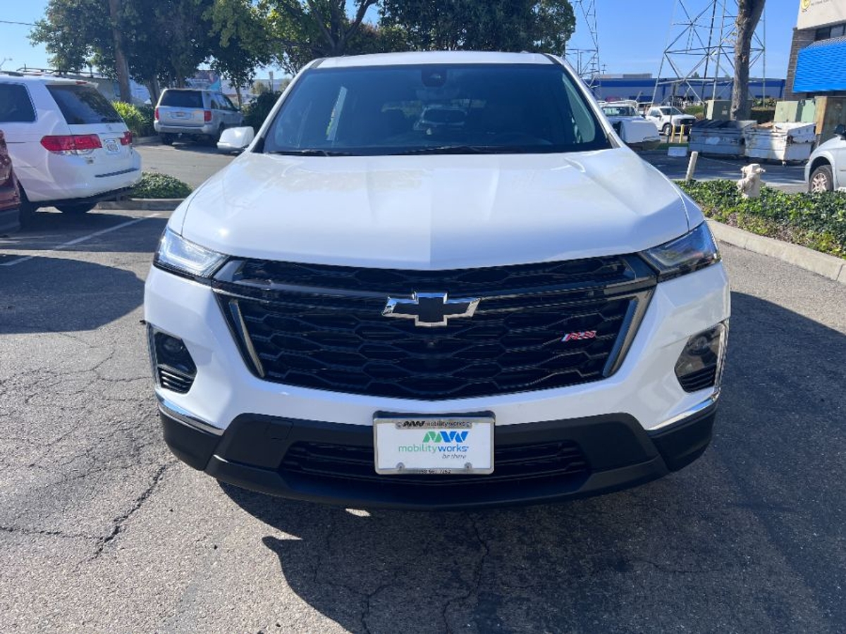 2023 CHEVROLET TRAVERSE - Image 2