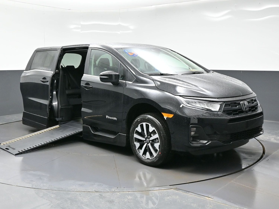 Black Honda Odyssey with Side Entry Automatic In Floor ramp