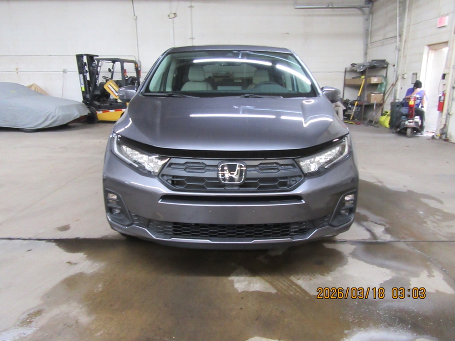Grey Honda Odyssey image number 32