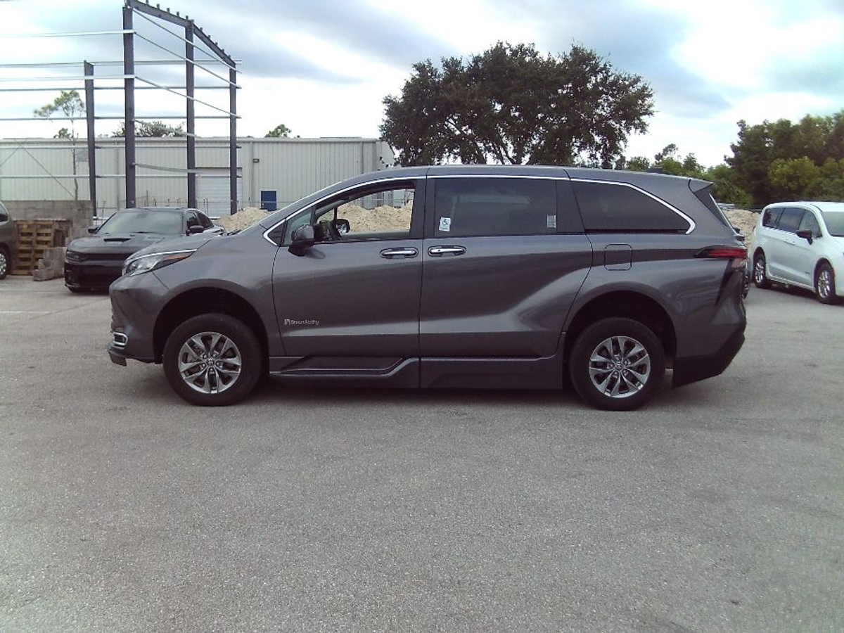 2022 TOYOTA SIENNA - Image 4