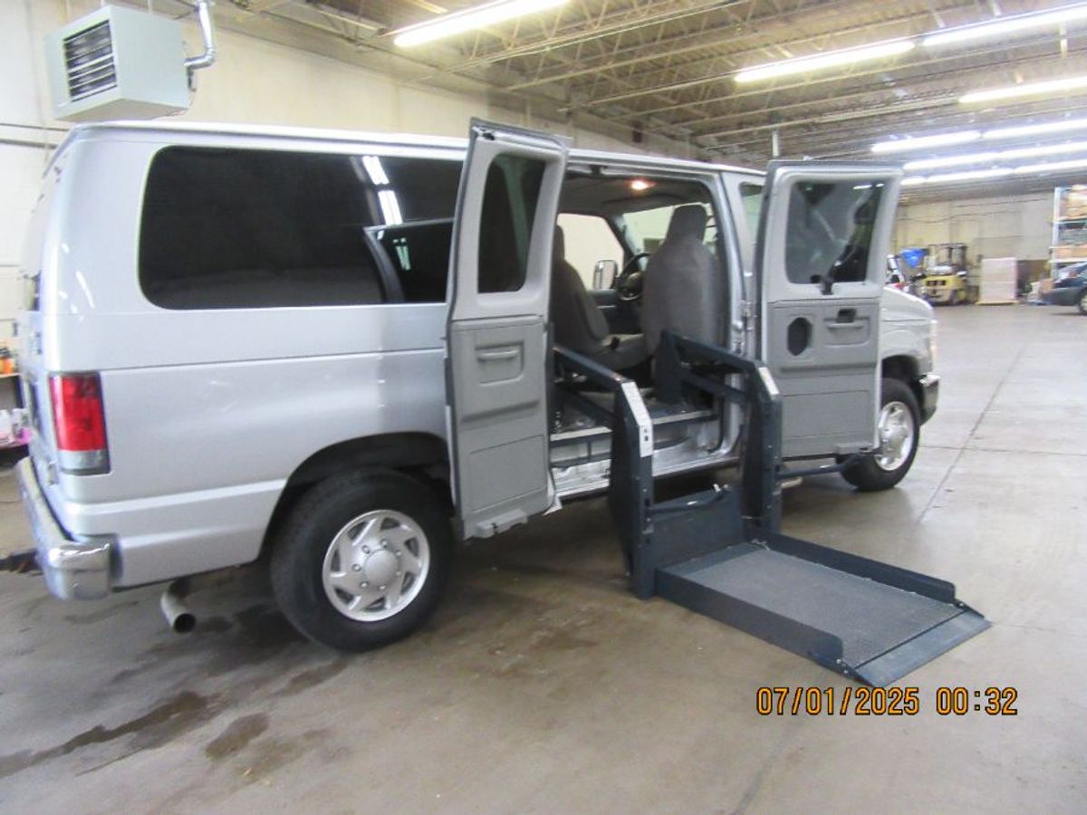 2012 Ford E-Series Econoline Wagon