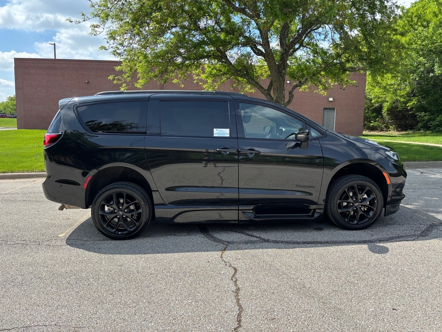 Used 2023 Chrysler Pacifica Touring L Sport - BraunAbility Side Entry Entry Fold Out Automatic Ramp