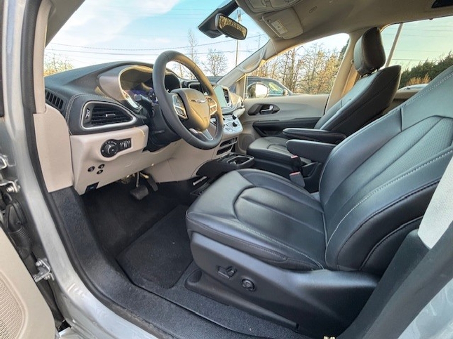 Used 2024 Chrysler Pacifica Touring L - VMI Side Entry Entry In Floor Automatic Ramp