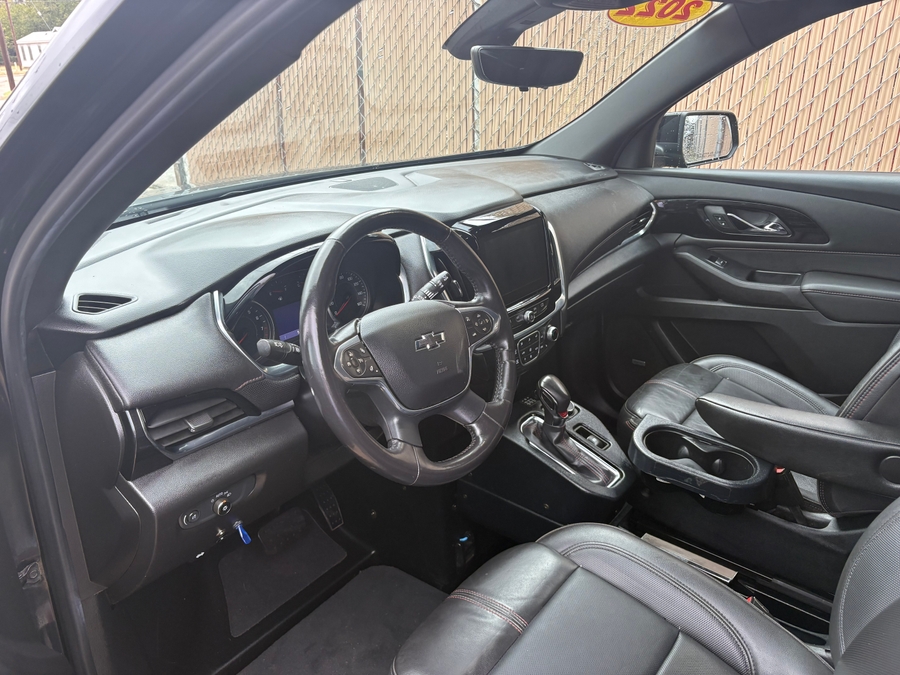 Black Chevrolet Traverse image number 8