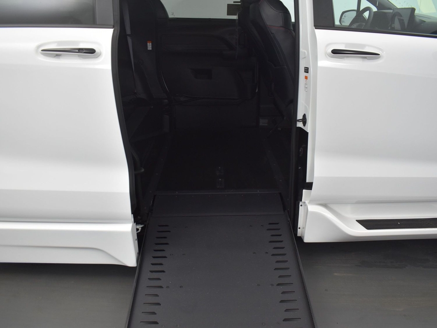 New 2025 Toyota Sienna Hybrid XSE Sport - BraunAbility Side Entry Entry In Floor Automatic Ramp