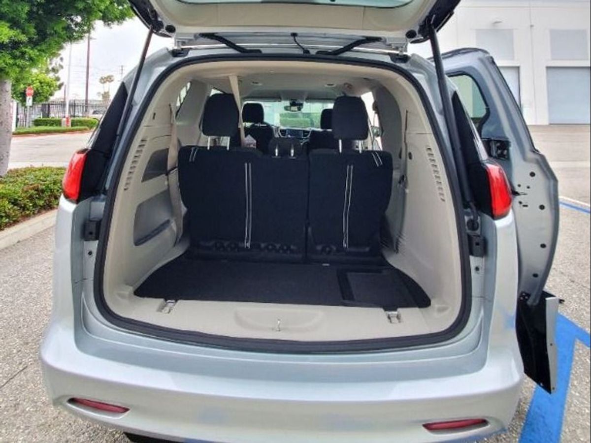 2023 CHRYSLER VOYAGER - Image 10