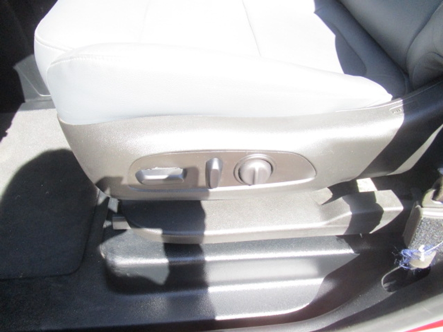 Used 2021 Chevrolet Traverse 3LT - BraunAbility Side Entry In Floor Automatic Ramp