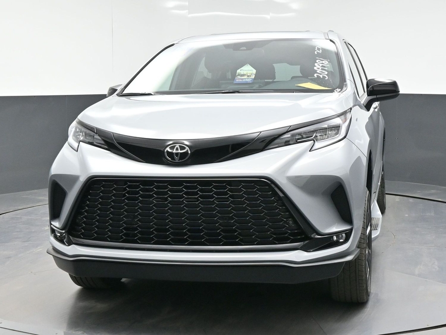 New 2026 Toyota Sienna Hybrid XSE Sport - BraunAbility Side Entry Fold Out Automatic Ramp