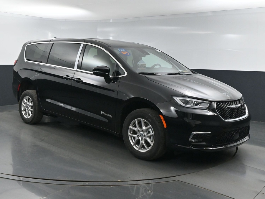 New 2025 Chrysler Pacifica Select Safety - BraunAbility Rear Entry Entry Fold Out Manual Ramp