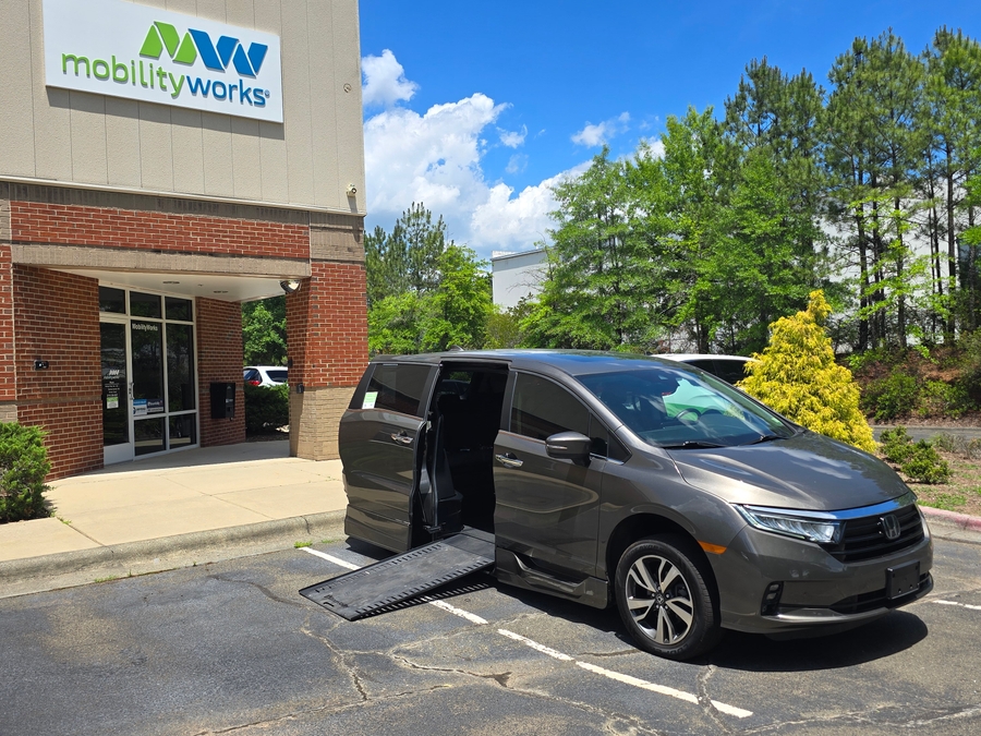 2022 Honda Odyssey Touring's photo