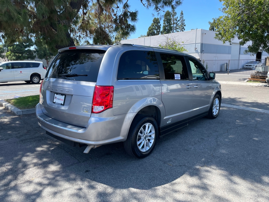 Used 2019 Dodge Grand Caravan SXT - VMI Side Entry Fold Out Automatic Ramp