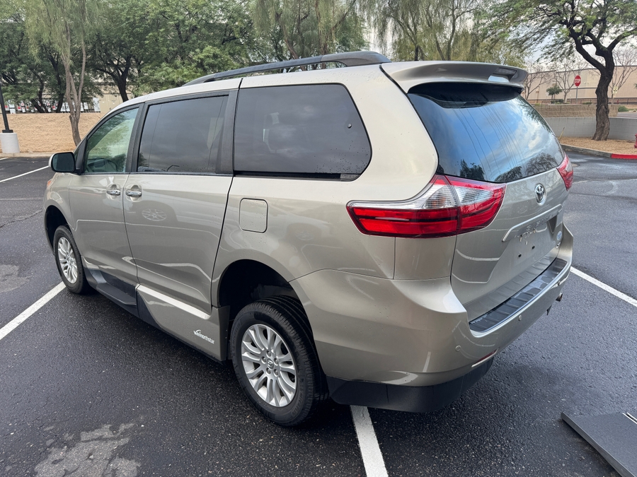 Used 2017 Toyota Sienna XLE - VMI Side Entry In Floor Automatic Ramp