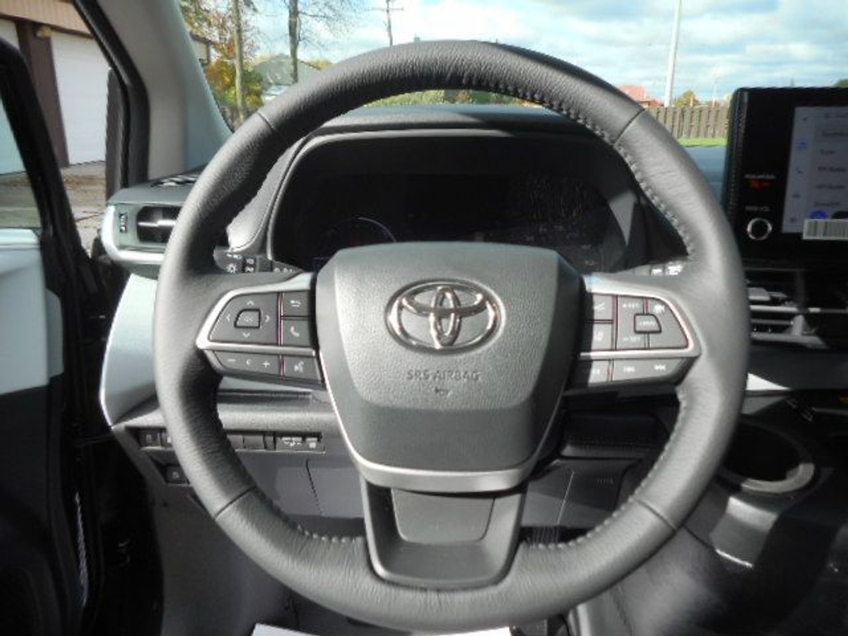 2025 TOYOTA SIENNA - Image 21