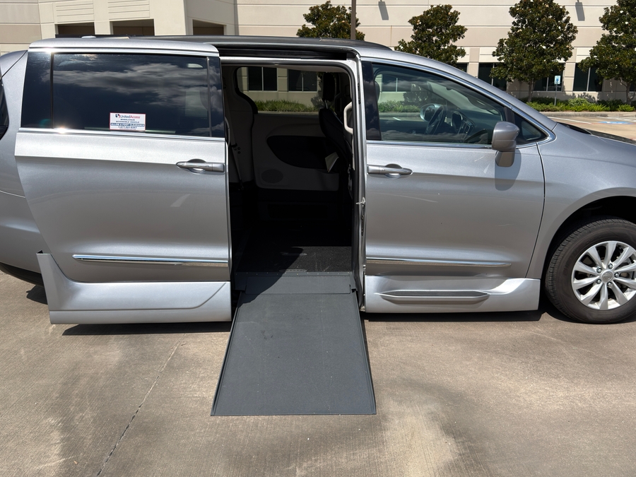 Used 2017 Chrysler Pacifica Touring-L - VMI Side Entry In Floor Automatic Ramp