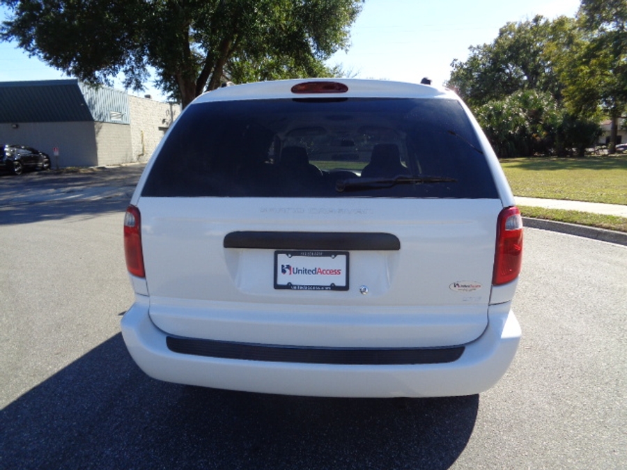 Used 2005 Dodge Grand Caravan SE - BraunAbility Side Entry Entry Fold Out Automatic Ramp
