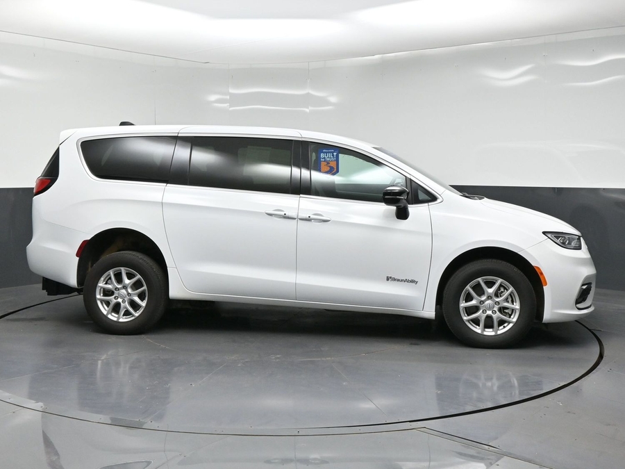 Used 2025 Chrysler Pacifica Select Safety - BraunAbility Rear Entry Fold Out Manual Ramp