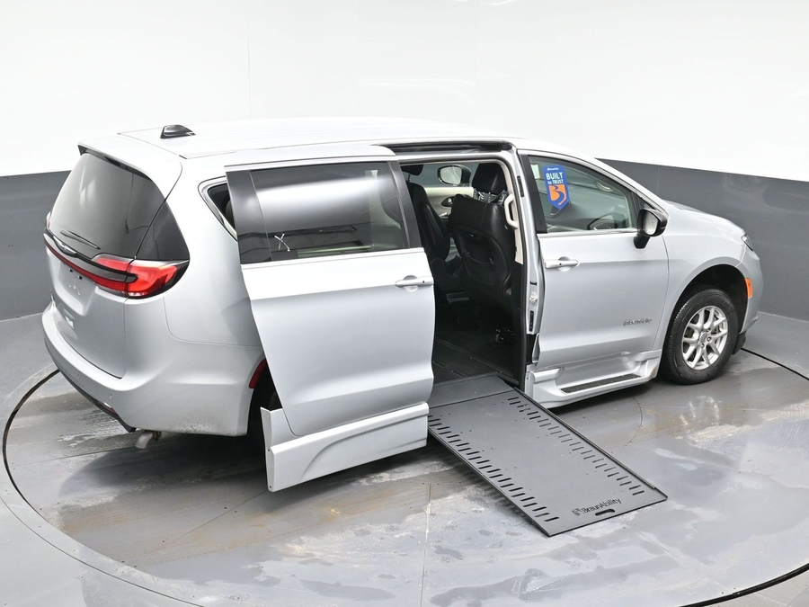 Used 2024 Chrysler Pacifica Touring L - BraunAbility Side Entry Entry In Floor Automatic Ramp