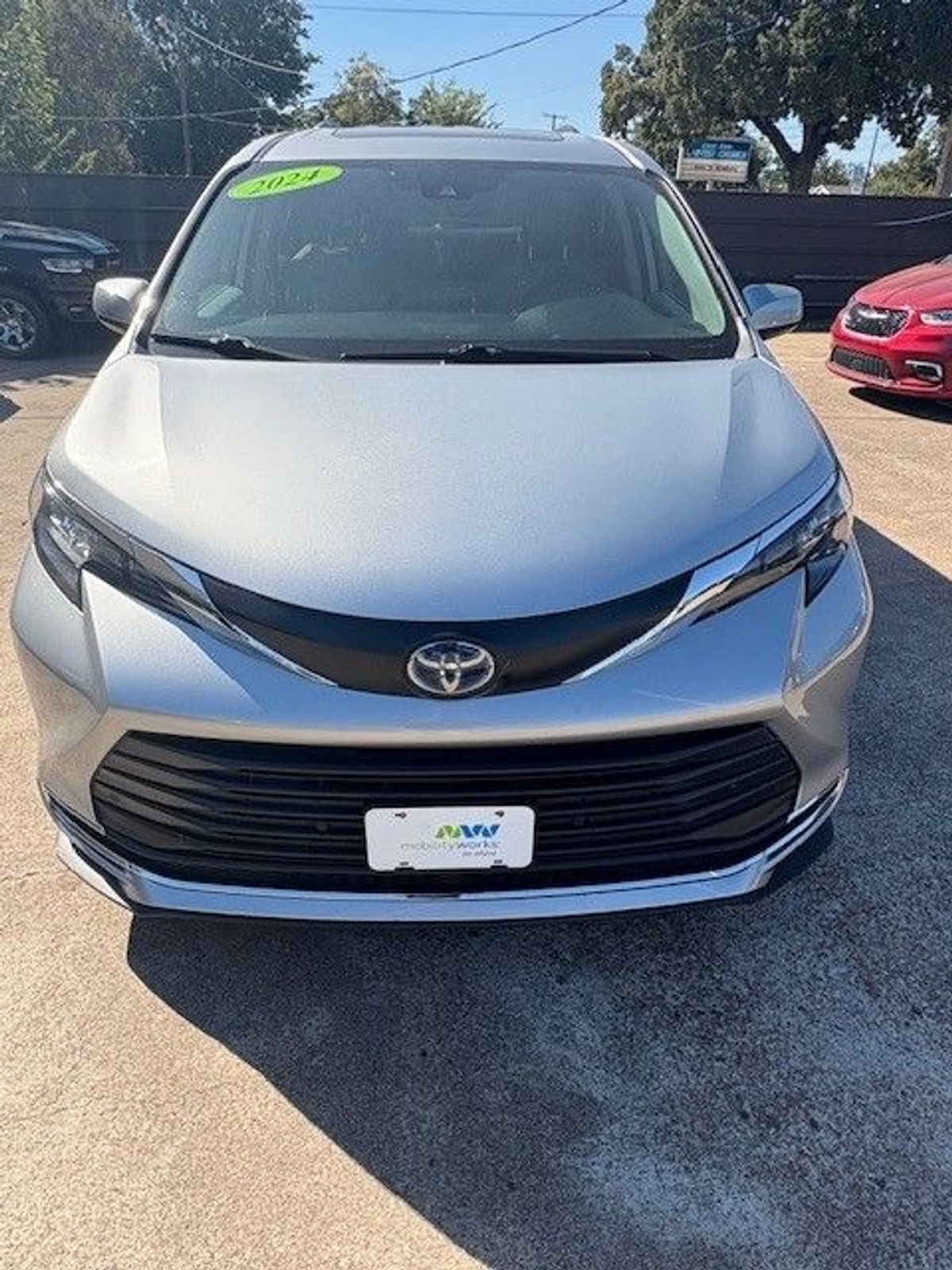 2024 TOYOTA SIENNA - Image 8