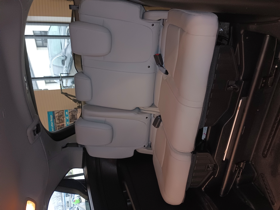 Blue Honda Odyssey image number 2