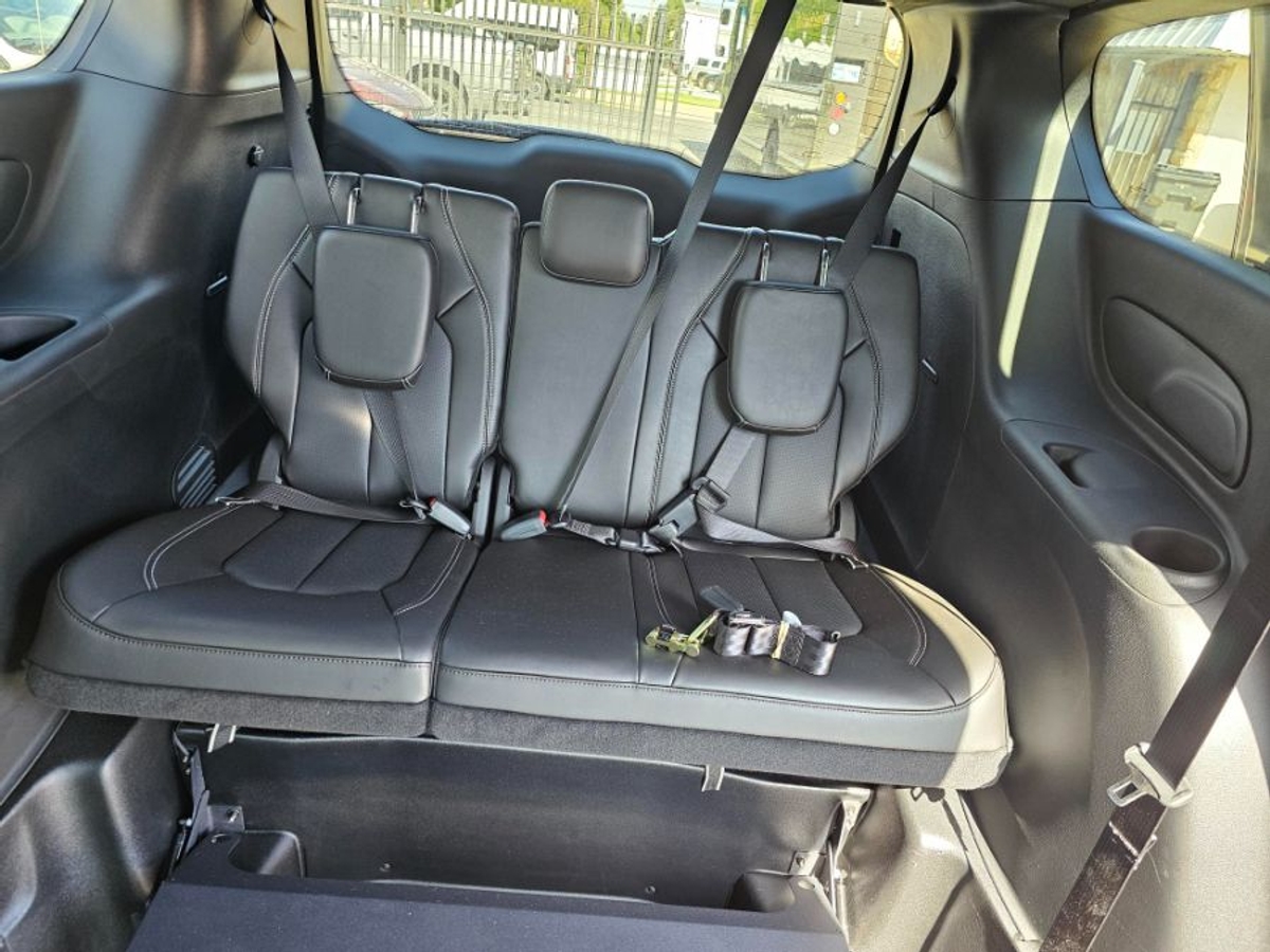 2025 CHRYSLER PACIFICA - Image 10