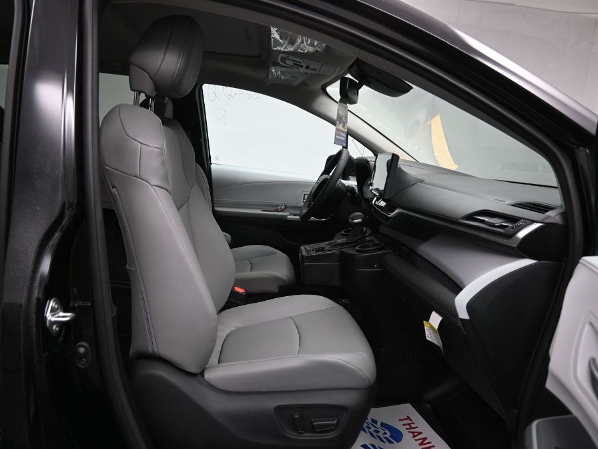 Black Toyota Sienna image number 8
