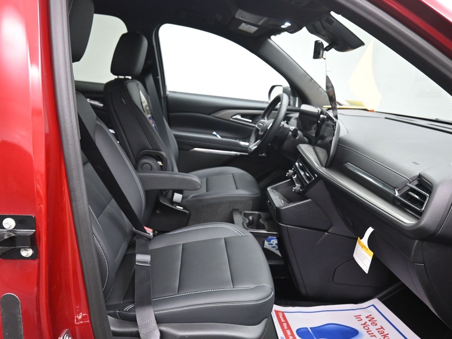 New 2026 Chevrolet Traverse 1LT Midnight - BraunAbility Side Entry In Floor Automatic Ramp