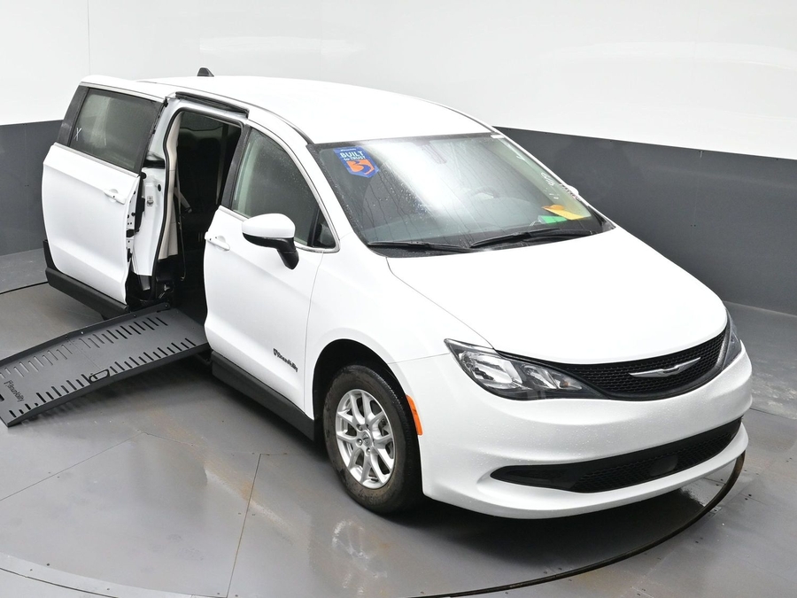 Used 2022 Chrysler Voyager LX - BraunAbility Side Entry Entry Fold Out Manual Ramp