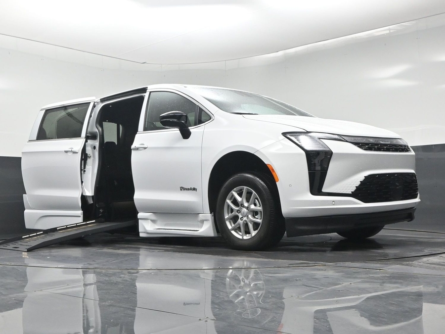 White Chrysler Pacifica image number 22
