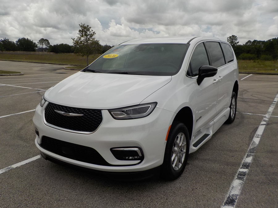 White Chrysler Pacifica image number 2