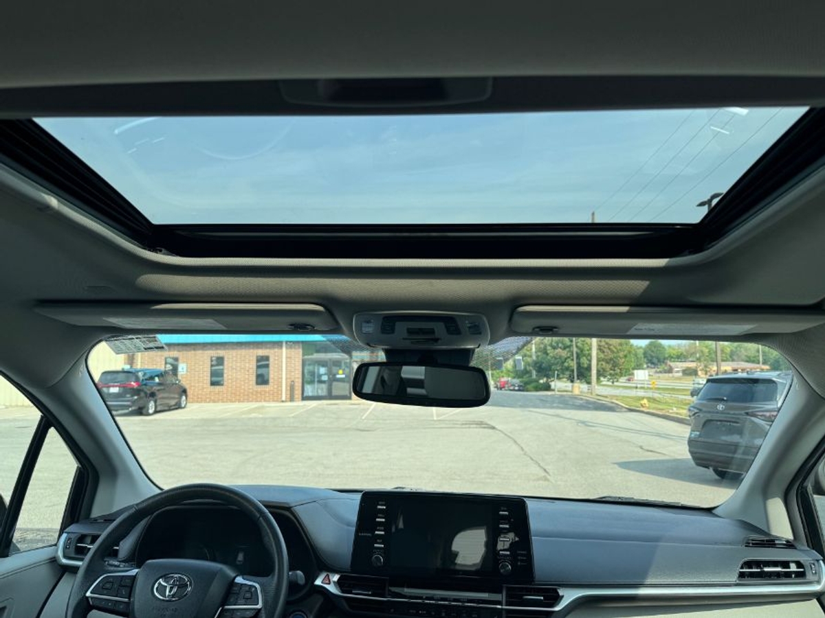 2024 TOYOTA SIENNA - Image 10