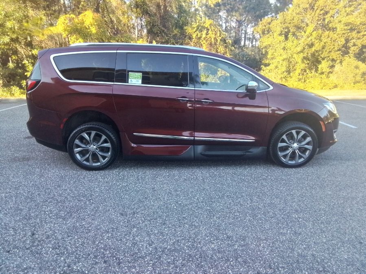 2018 CHRYSLER PACIFICA - Image 2