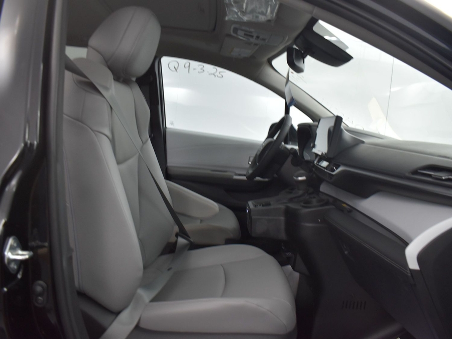 New 2025 Toyota Sienna Hybrid XLE Plus - BraunAbility Side Entry Entry Fold Out Automatic Ramp