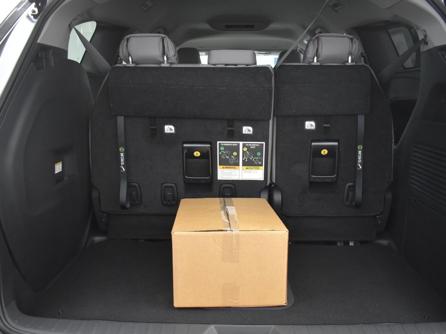 New 2025 Toyota Sienna Hybrid LE - BraunAbility Side Entry Entry Fold Out Automatic Ramp