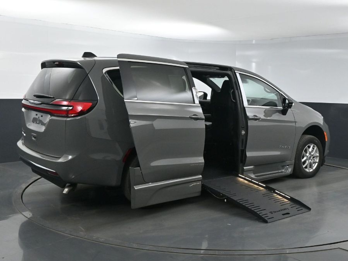 2025 CHRYSLER PACIFICA - Image 7