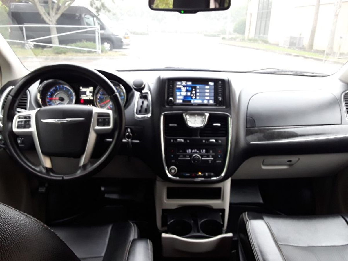 2016 CHRYSLER TOWN AND COUNTRY - Image 18