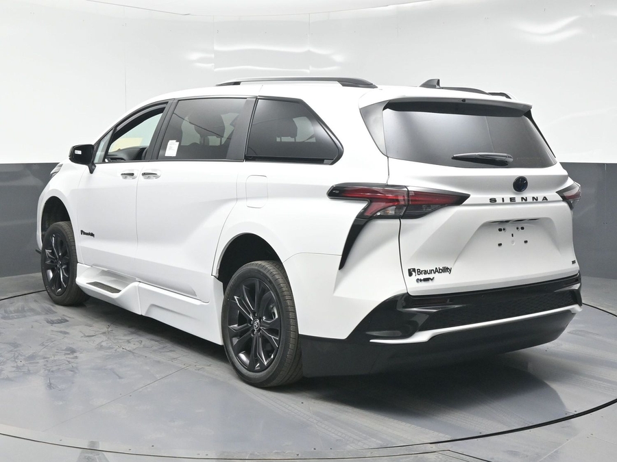New 2025 Toyota Sienna Hybrid XSE Sport - BraunAbility Side Entry Entry In Floor Automatic Ramp