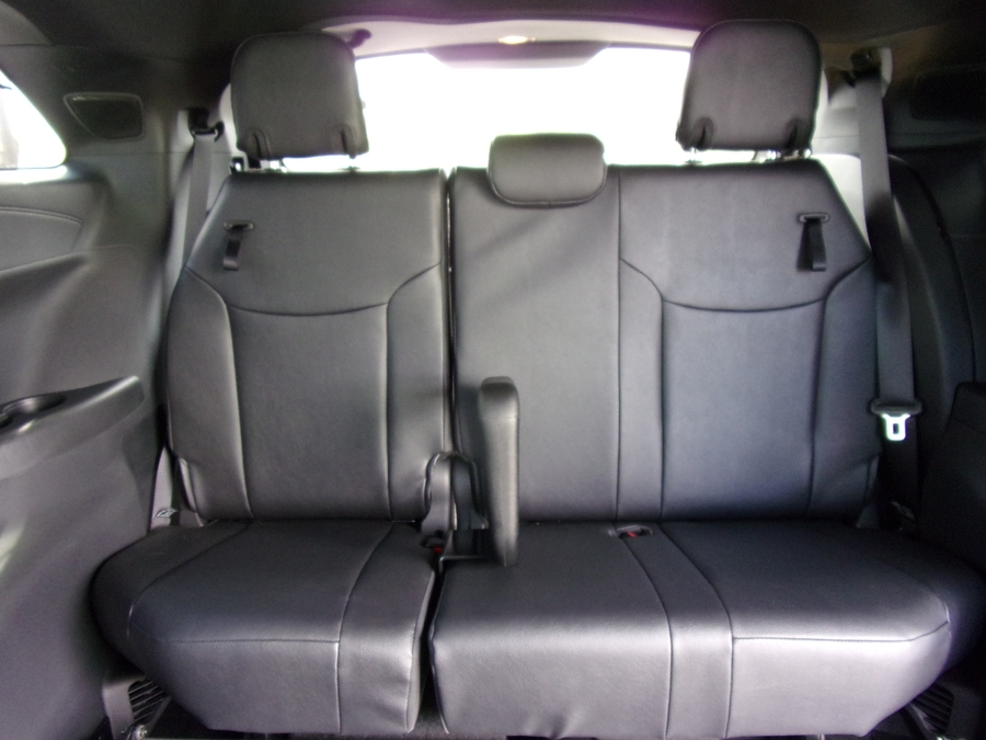 Blue Toyota Sienna image number 14