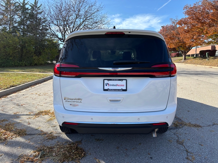Used 2024 Chrysler Pacifica Touring L - BraunAbility Side Entry Entry Fold Out Automatic Ramp